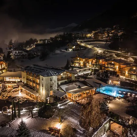 Boutique Hotel E Chalets Salvadori-3